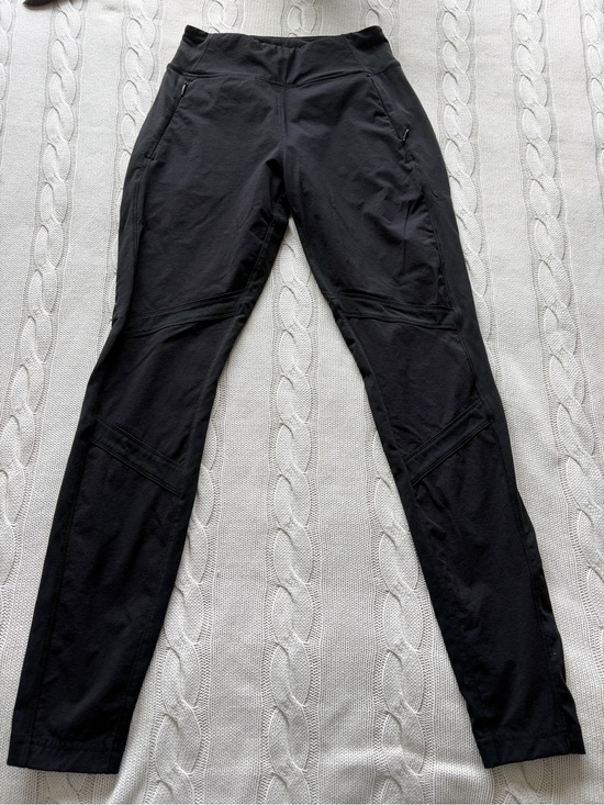 Athleta Pants - Athleta Black Leggings Zipper Pocket Size 4